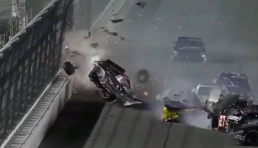 Escalofriante accidente en NASCAR