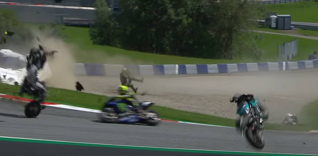 VIDEO: el insólito accidente que puso a Valentino Rossi al borde de la tragedia