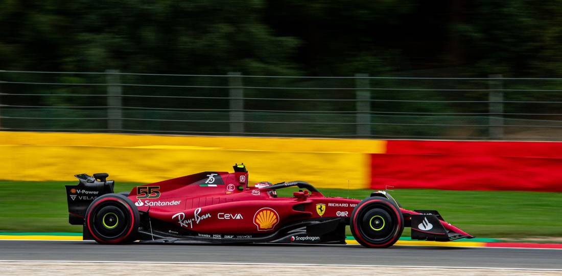 F1: Verstappen fue el más veloz pero Sainz y Ferrari largan adelante en Bélgica