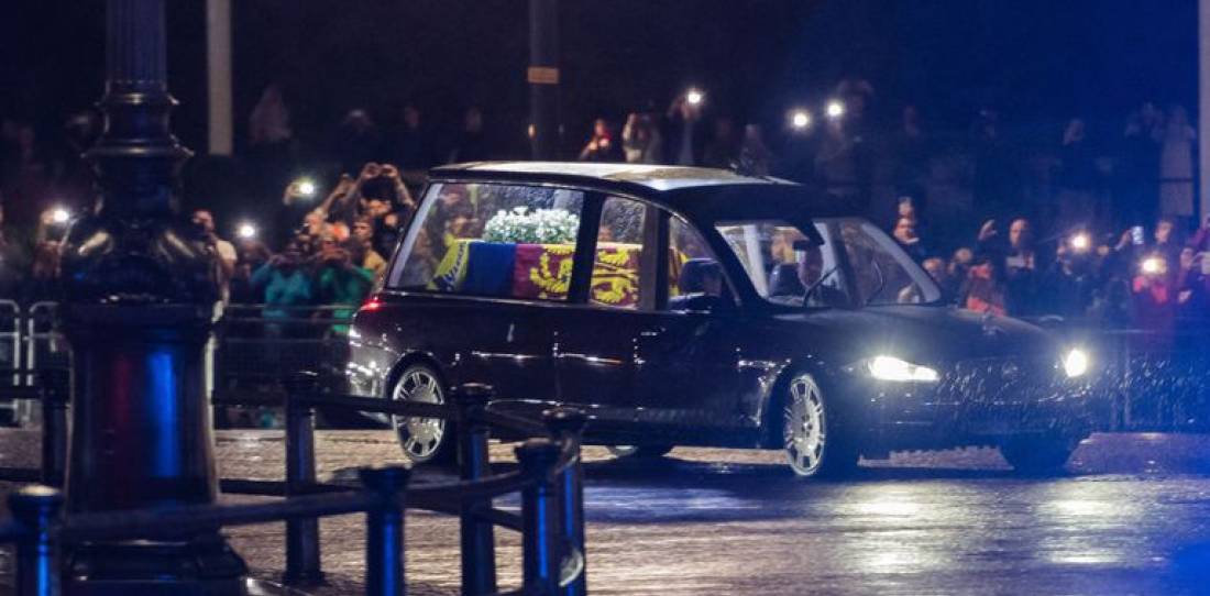 La Reina Isabel II diseñó su propio coche fúnebre