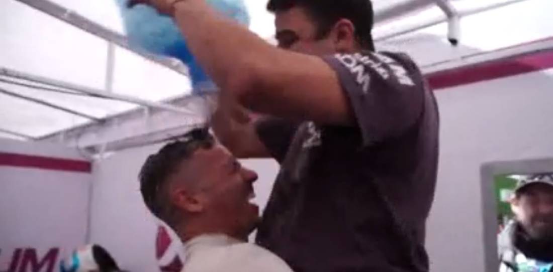 VIDEO: Así fue el festejo de Leonel Pernía con sus mecánicos