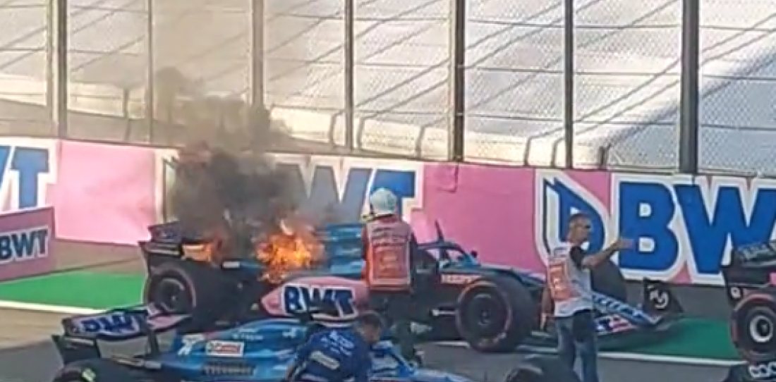 VIDEO: fuego en un auto de F1 tras el Sprint en Brasil