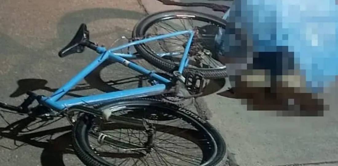 Tragedia en Mendoza: un ciclista se enganchó a un camión para circular más rápido y murió tras ser aplastado
