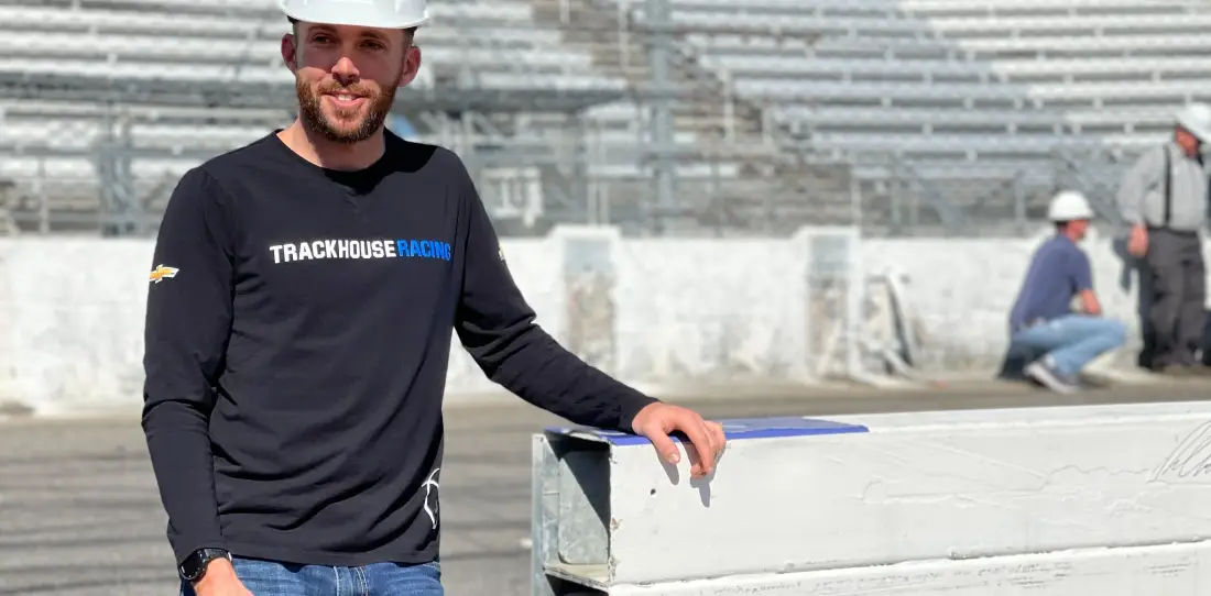 NASCAR: Ross Chastain ayudó a retirar el muro con su rúbrica