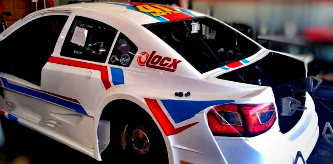 Top Race: trabajos para mejorar el auto de Jorge Barrio