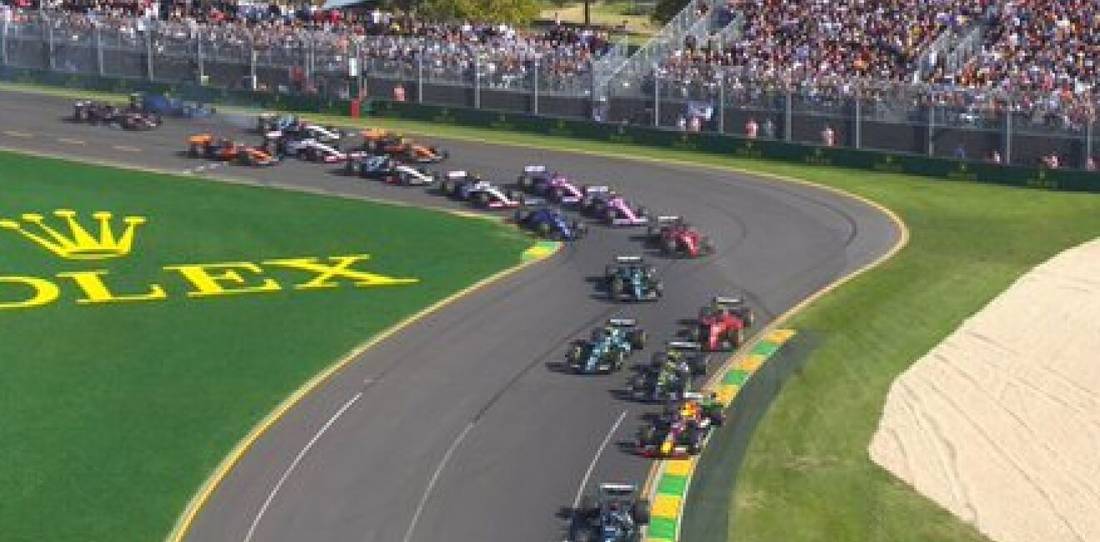 F1: múltiple accidente y bandera roja en el final del GP de Australia