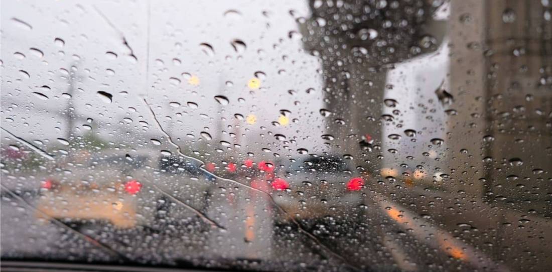 Precaución: tips para tener en cuenta a la hora de manejar con lluvia