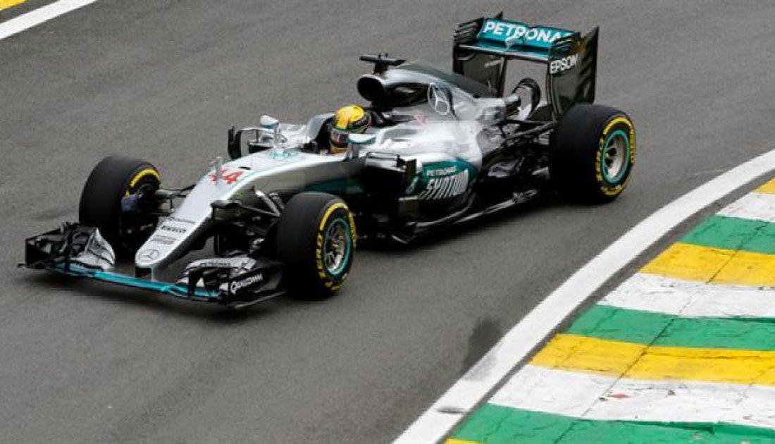 Rosberg apareció en Brasil