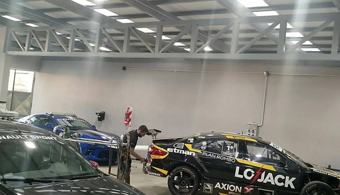 Todos los Renault oficiales excluidos de la Carrera Clasificatoria