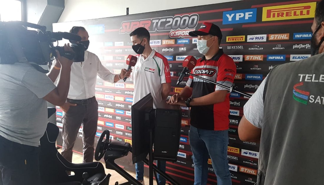 El campeón del Súper TC2000 eSport recibió los premios