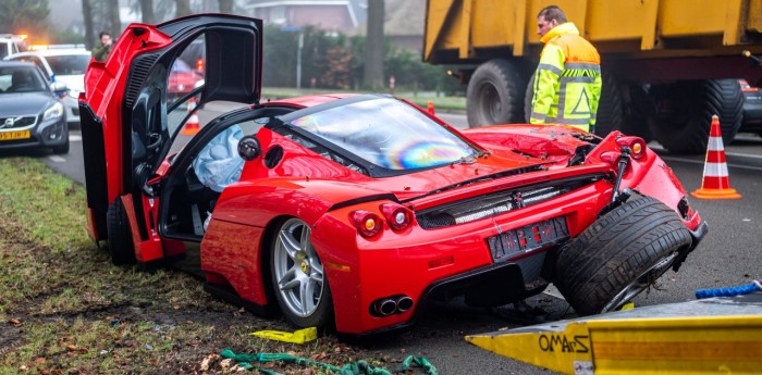 ¡Chocó una Ferrari de 2 millones de dólares!