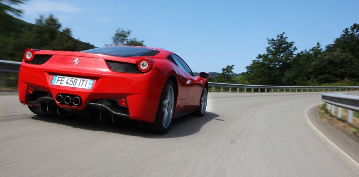 En problemas: Ferrari mandó más de 2000 autos a taller
