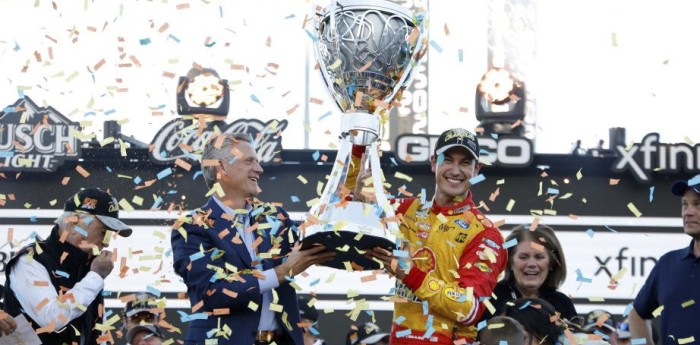 Joey Logano en la elite de la NASCAR