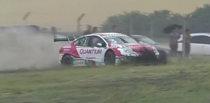 VIDEO: TC2000: ¡golpe de escena! Pernía se despistó cuando lideraba la final