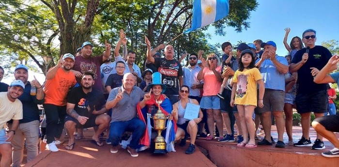 Con todos los honores recibieron a Rudi Bundziak en Iguazú