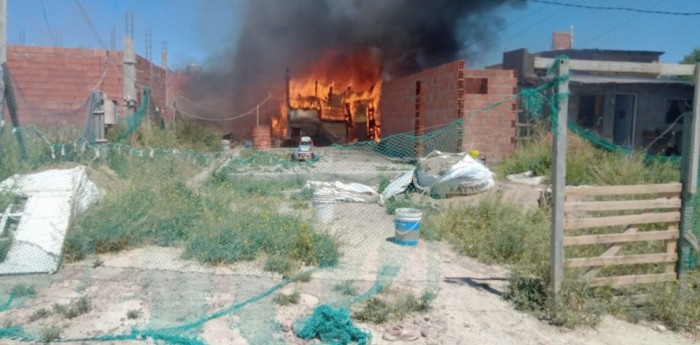 Tragedia en Puerto Madryn: una niña de 5 años falleció tras un incendio en su casa