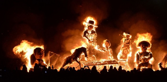 La Plata se prepara para la tradicioonal quema de muñecos con temática mundialista