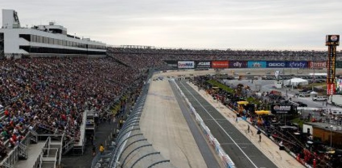 NASCAR: la final se postergó para el lunes