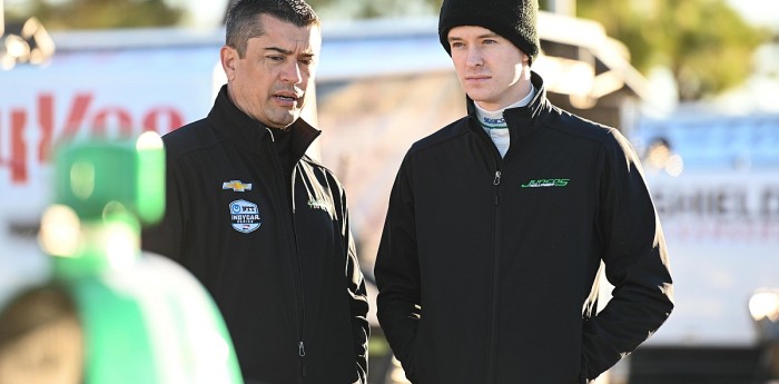 Ricardo Juncos sobre el cambio de chasis para Callum Ilott: "Balancearlo de una es difícil"