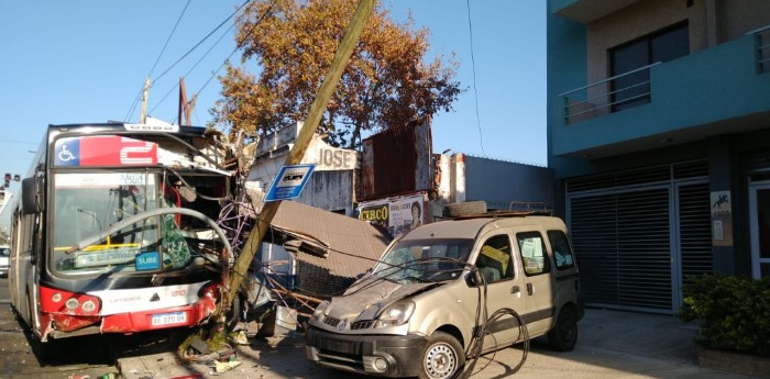 Lanús: un chofer se desmayó y atropelló al menos a 9 personas