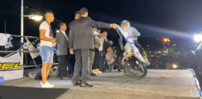 ¡Cuidado! Intendente atropellado por una moto de Rally en Santa Fe