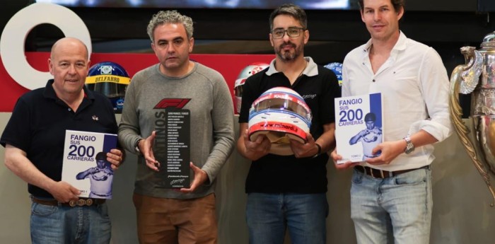 Esteban Tuero entregó un casco al Museo Fangio