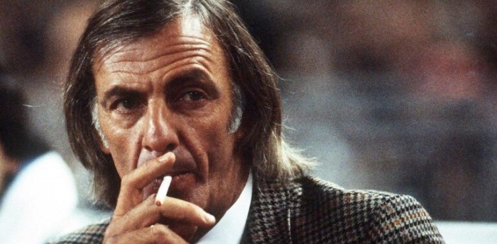 Murió César Luis Menotti: prócer del fútbol argentino y un apasionado de los autos