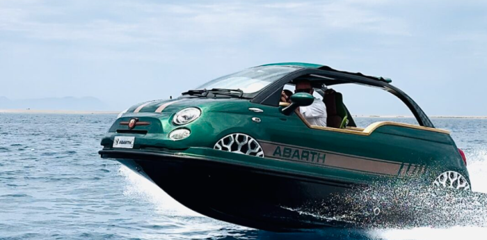 Abarth se regala un 500 que flota y viaja a más de 100 km/h para su 75° aniversario