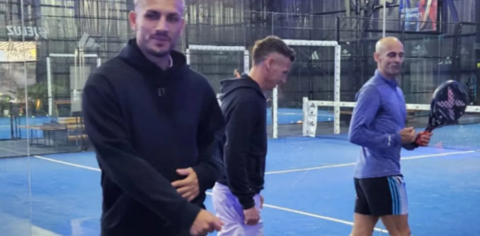 Mariano y Leo Pernía junto a Leandro Paredes en Canning