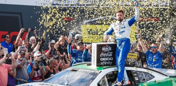 NASCAR: en una agónica definición, Ricky Stenhouse Jr. se llevó la victoria en Talladega