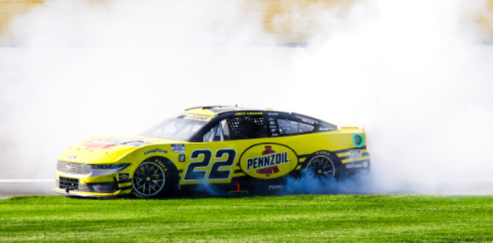 NASCAR: Joey Logano y una victoria sobre el final de la South Point 400 en Las Vegas