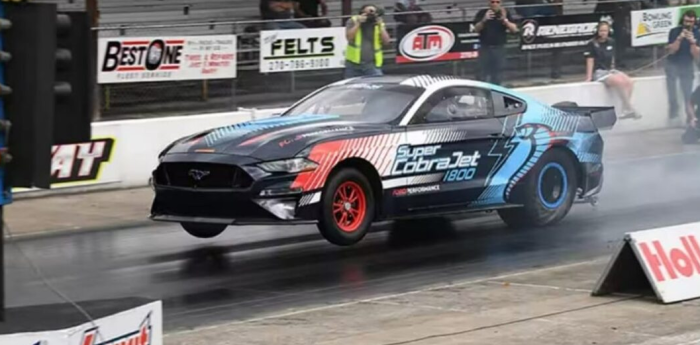 Mustang Super Cobra Jet 1800 rompió por tercera vez el récord mundial de drag racing