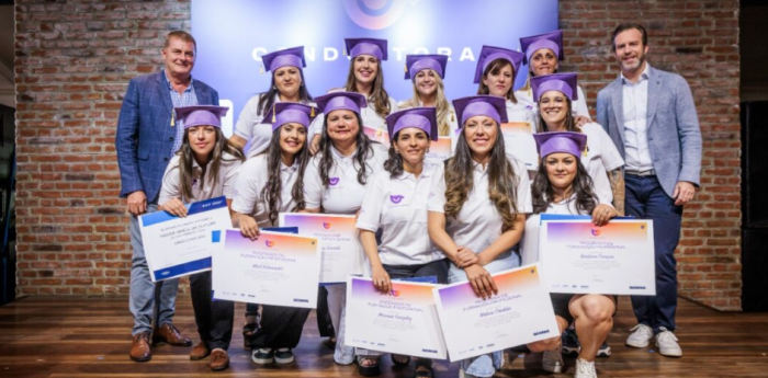 Scania celebró una nueva graduación de su programa Conductoras