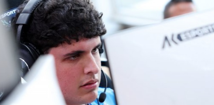 Agustín Torlaschi es el primer campeón argentino de F4 FIA eSport