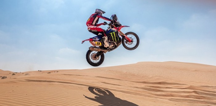 Dakar 2025: Schareina superó a Benavides por segundos y se quedó con la victoria de la Etapa 11 en Motos