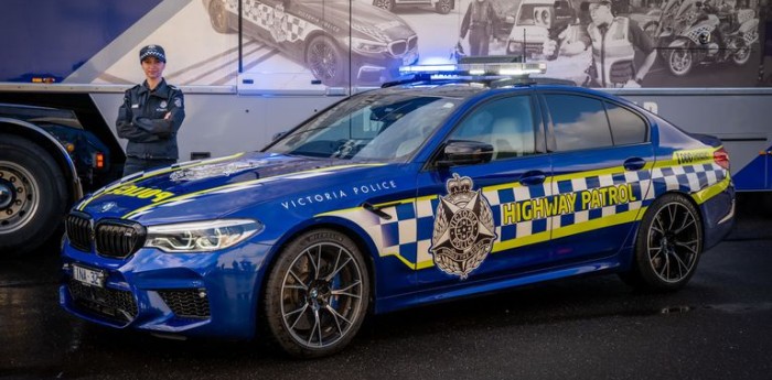 La policía australiana patrulla con BMW M5