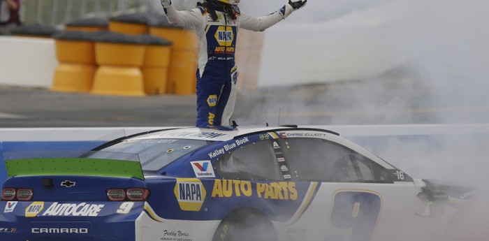 Chase Elliott con Chevrolet gana la Nascar en Charlotte