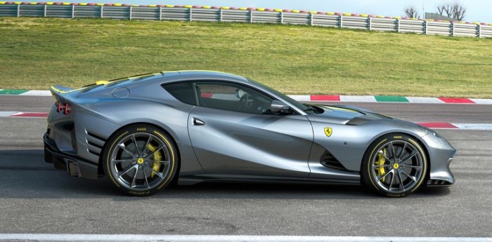 Ferrari muestra su "Flecha de Plata"