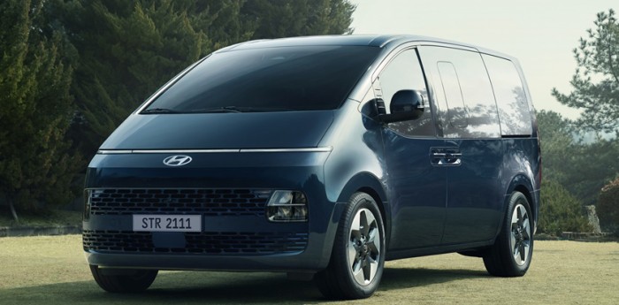 Staria: Hyundai presentó un monovolumen futurista