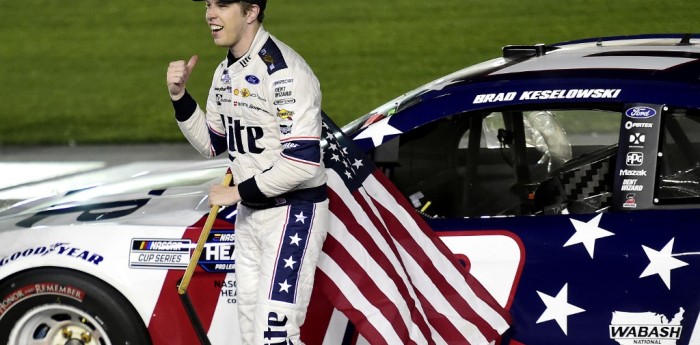 Nascar en Bristol Keselowski vuelve a ganar la pole por sorteo