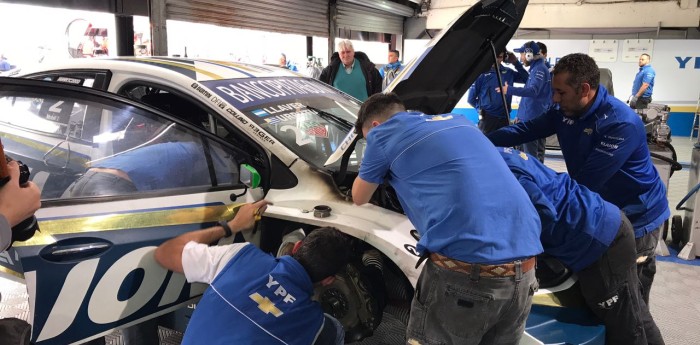 Principio de incendio en el auto de Llaver