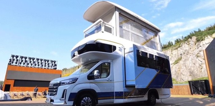 Así es Maxus, el motorhome de dos pisos y ascensor