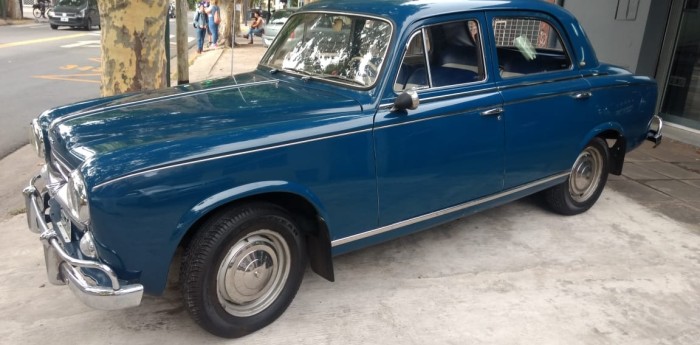 Peugeot 403 con acento francés y algo más