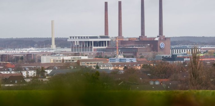 Grupo Volkswagen cierra por dos semanas sus plantas en Europa