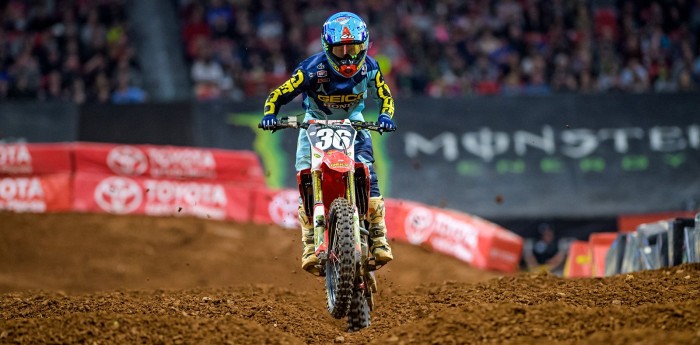 Fuerte caída de RJ Hampshire en el Supercross de Daytona