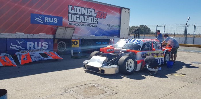 Lionel Ugalde prueba el Ford en Olavarría