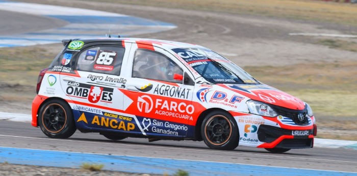 TN APAT: el divertido momento de Cafaro con un hincha a bordo de su Etios